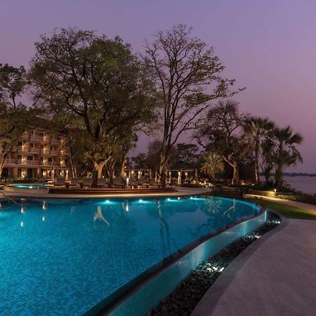 Radisson Blu Mosi-Oa-Tunya Livingstone Resort Exterior foto